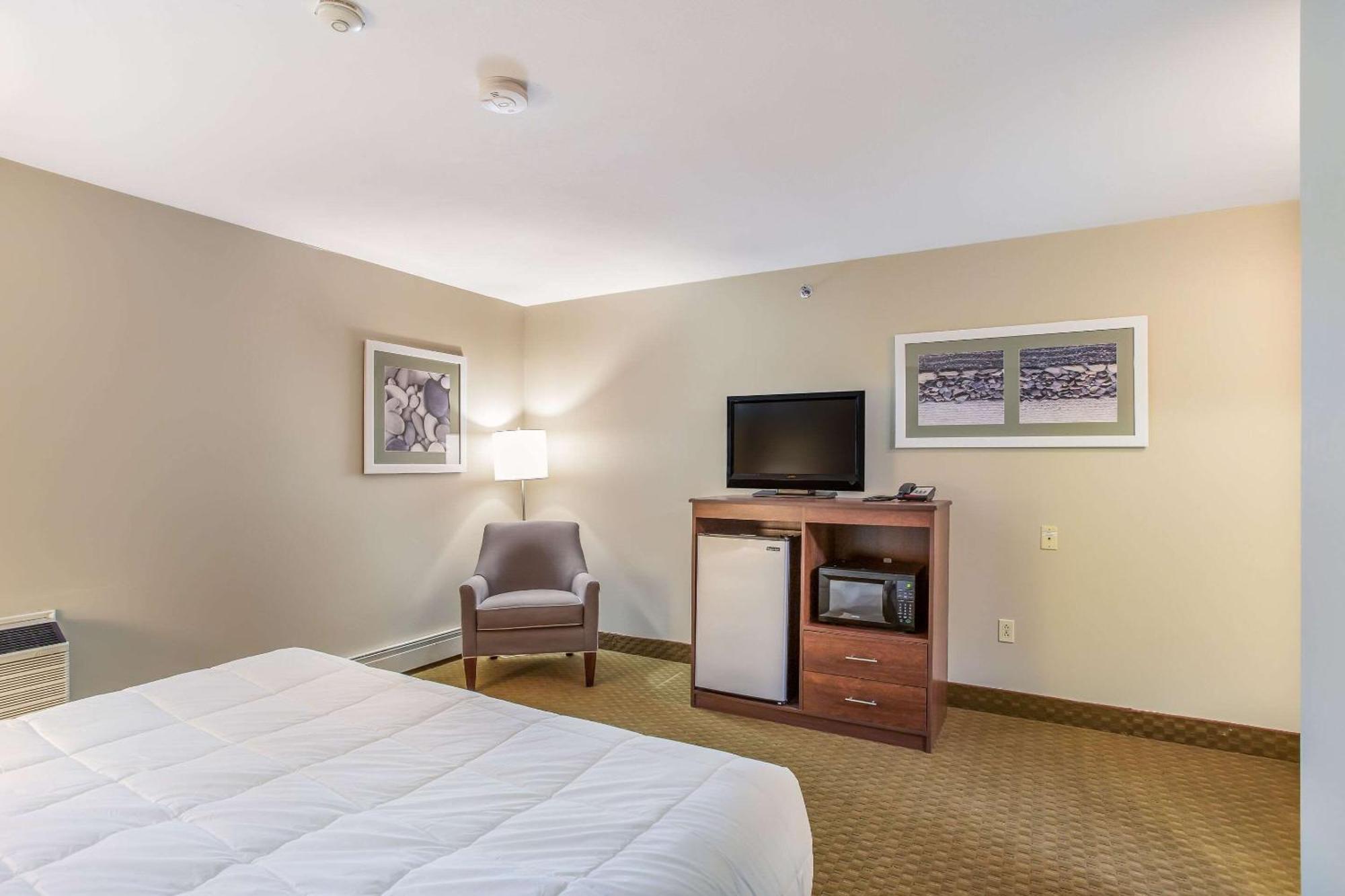 Quality Inn & Suites Горъм Екстериор снимка