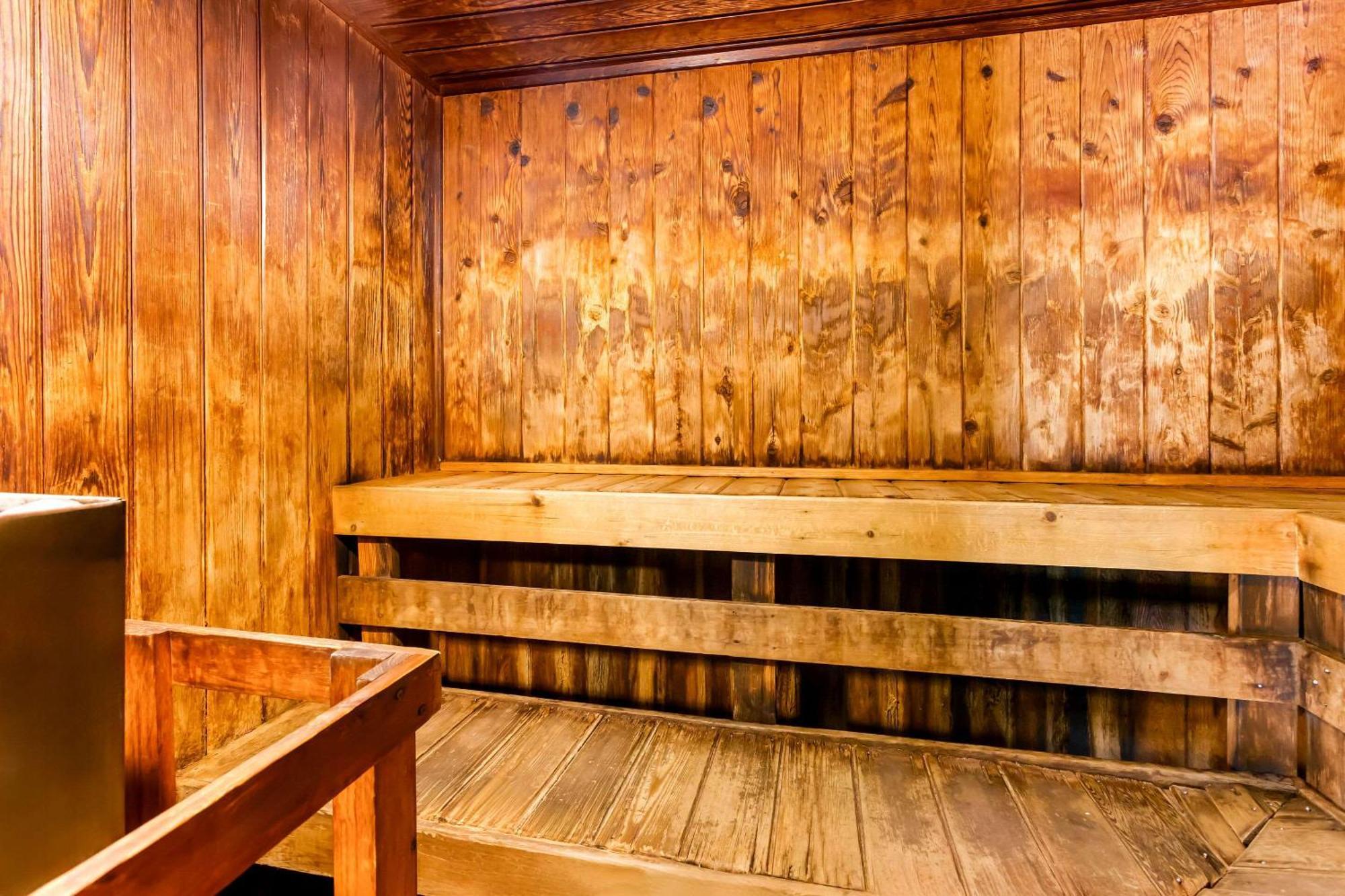 Quality Inn & Suites Горъм Екстериор снимка